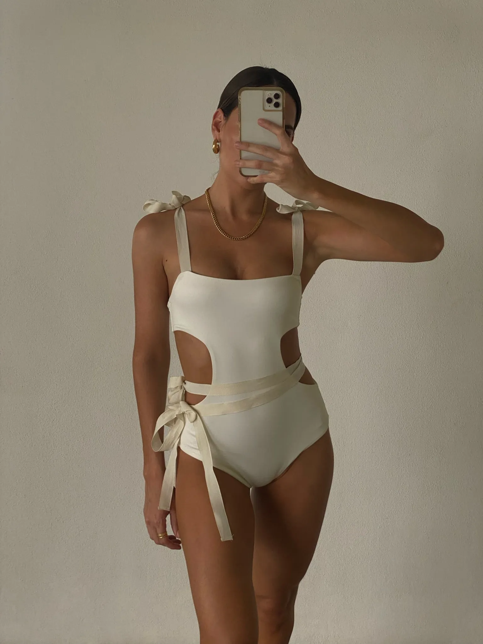 Catalina de Medicci / Ivory  - One Piece