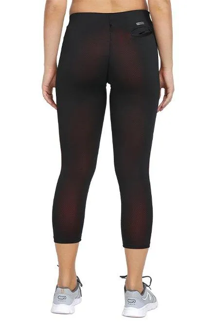 Lovable Black Gym Wear Dri-Fit Tights Yoga Capri With Pocket