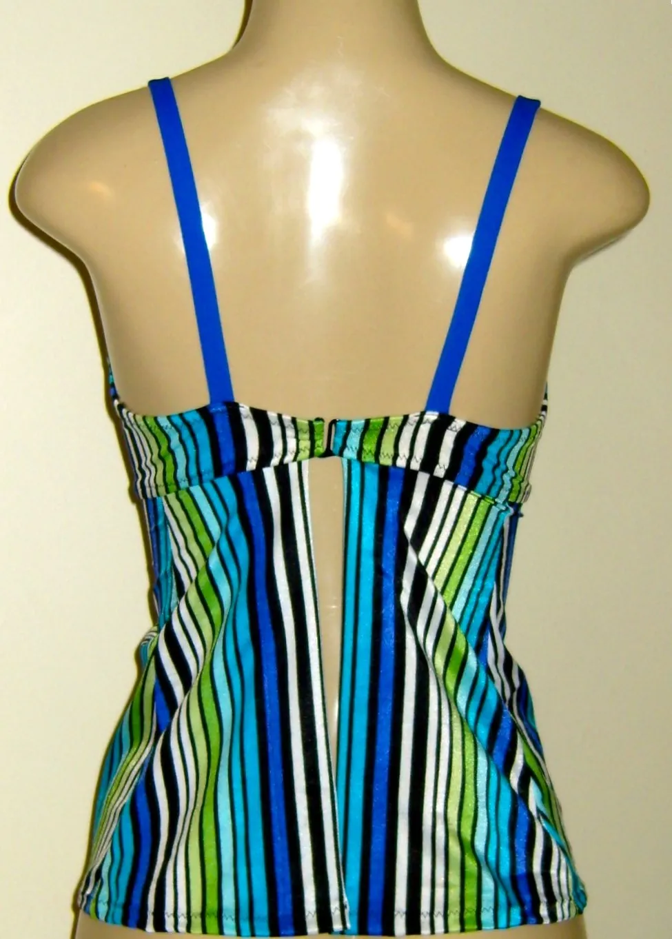 Push Up Tankini Tops with Underwire Support. Open Back Tankini Swimsuits.